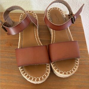 Universal thread platform pumps